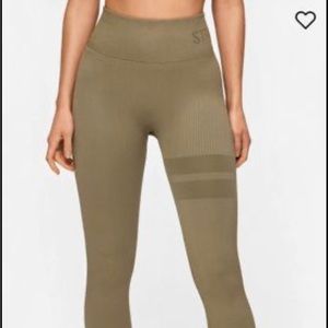 Stronger Sweden seamless tights in dusky green brand new $110 + tax size M